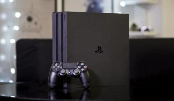 بررسی کنسول بازی Play station4