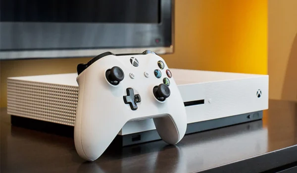 بخش‌های سخت‌افزار و تکنولوژی XBOX به‌شدت کوچک شده‌اند