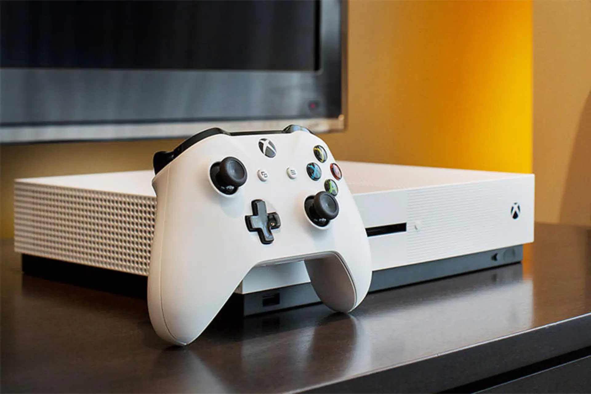 بخش‌های سخت‌افزار و تکنولوژی XBOX به‌شدت کوچک شده‌اند