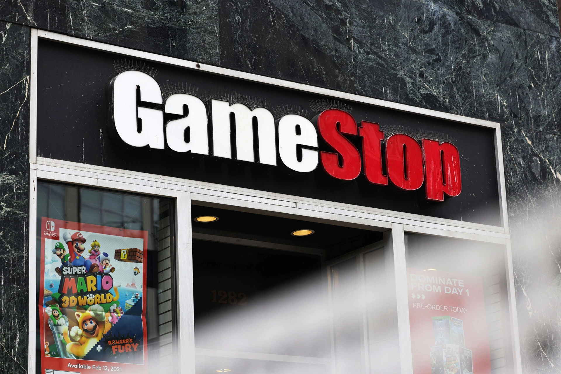 مدیرعامل GameStop: حذف احتمالی دیسکهای فیزیکی پلیاستیشن تهدیدی برای ما نیست